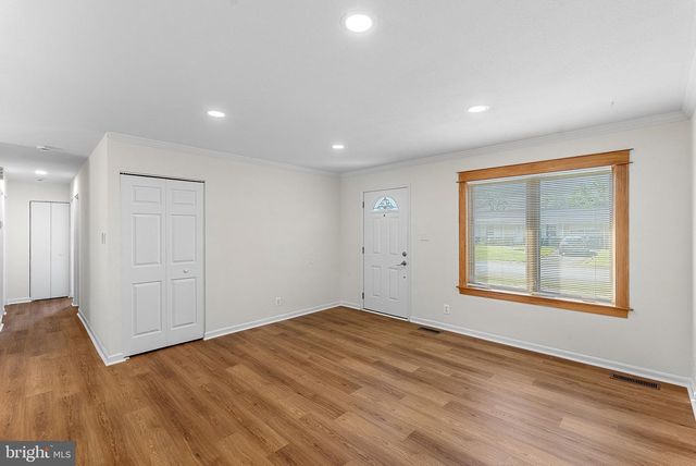 607 S ALDER AVE S, Sterling, VA 20164