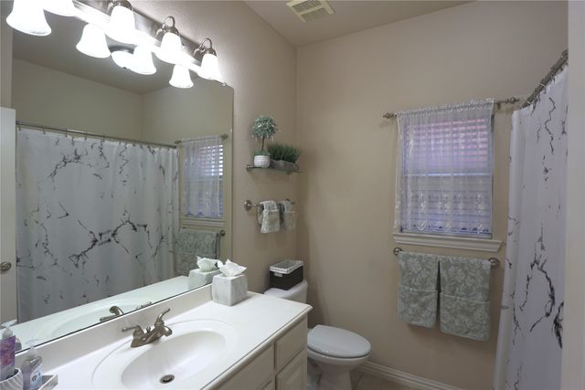 209 Park Meadows Drive, Euless, TX 76039