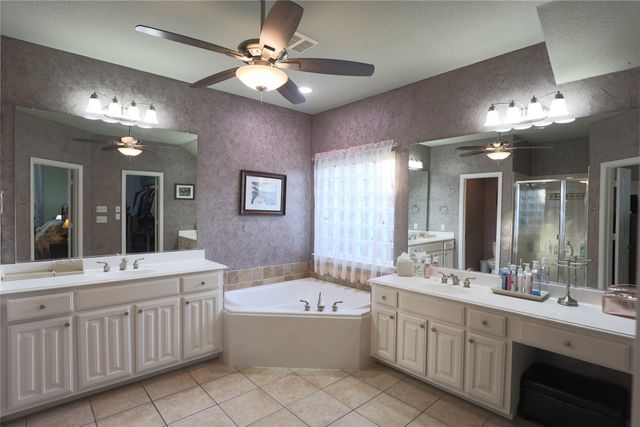 209 Park Meadows Drive, Euless, TX 76039