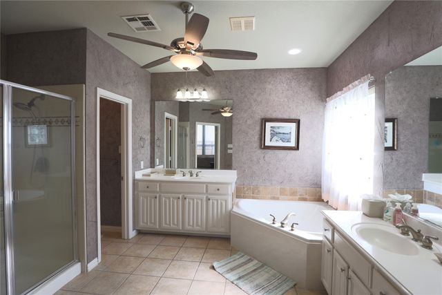 209 Park Meadows Drive, Euless, TX 76039