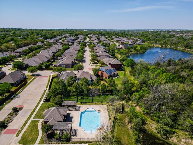 209 Park Meadows Drive, Euless, TX 76039