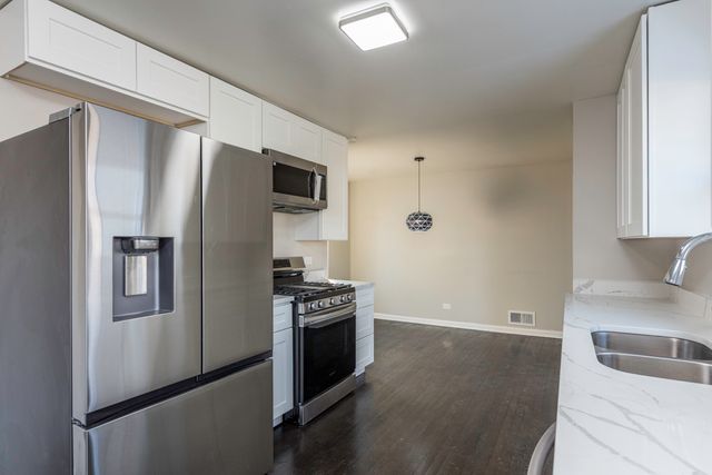 821 12th Street, North Chicago, IL 60064