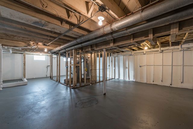 821 12th Street, North Chicago, IL 60064