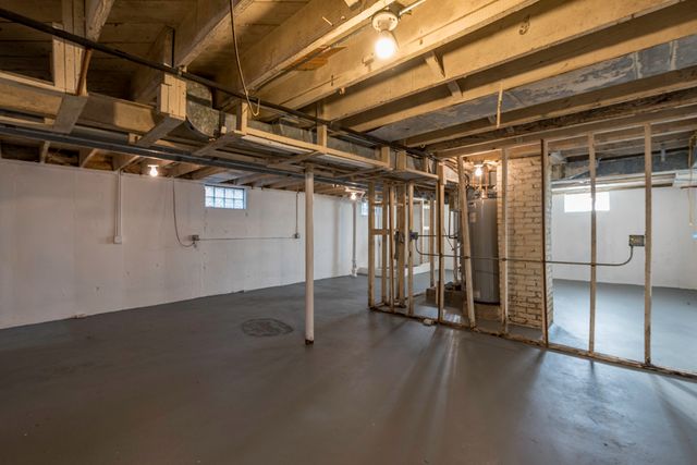 821 12th Street, North Chicago, IL 60064