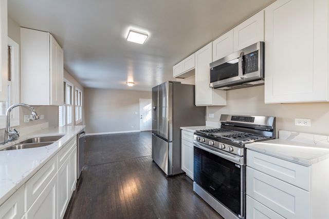 821 12th Street, North Chicago, IL 60064