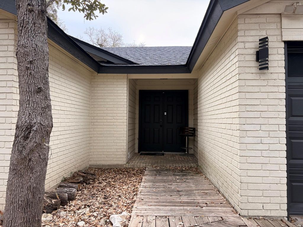 619 Franklin DR, San Marcos, TX 78666