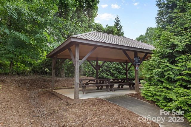 137 Maplewood Court, Hudson, NC 28638