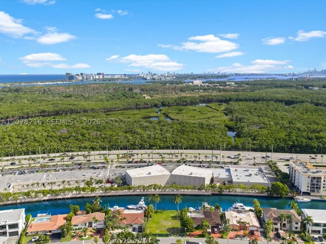 3030 NE 164th St, North Miami Beach, FL 33160