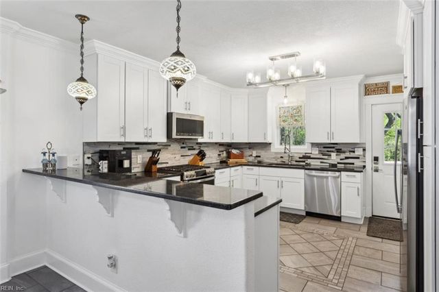 728 Beach RD, Hampton, VA 23664