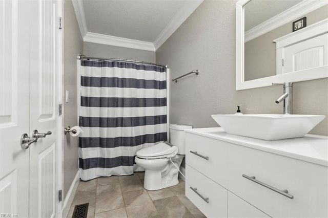 728 Beach RD, Hampton, VA 23664