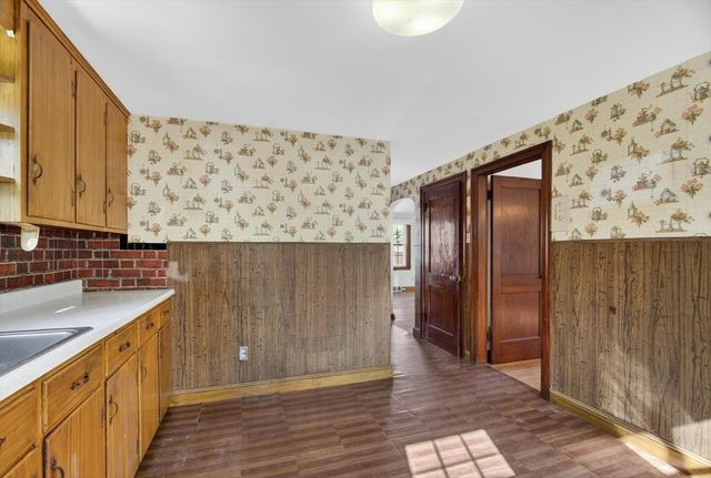 75 Connors St, Fitchburg, MA 01420