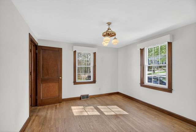 75 Connors St, Fitchburg, MA 01420