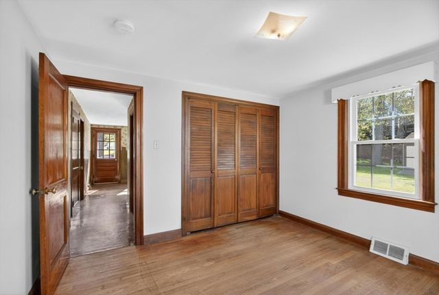 75 Connors St, Fitchburg, MA 01420