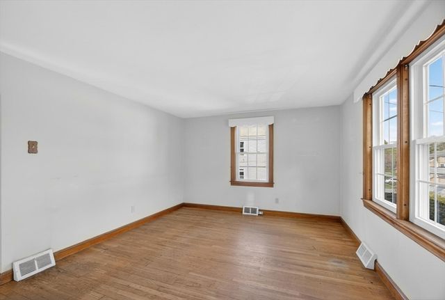 75 Connors St, Fitchburg, MA 01420