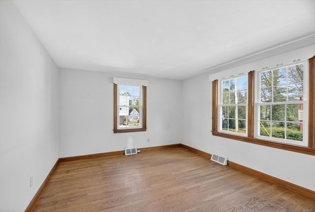 75 Connors St, Fitchburg, MA 01420