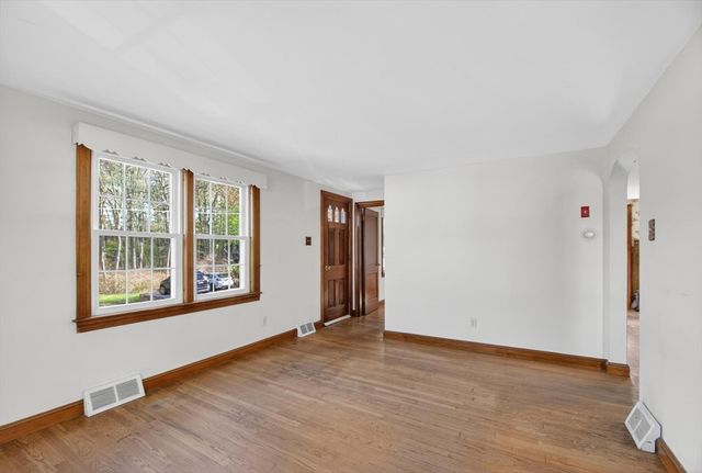 75 Connors St, Fitchburg, MA 01420