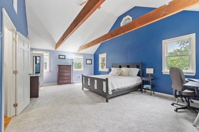 2 Nashoba Trl, Littleton, MA 01460