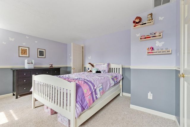 2 Nashoba Trl, Littleton, MA 01460