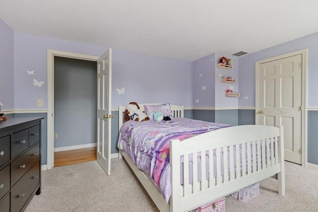 2 Nashoba Trl, Littleton, MA 01460