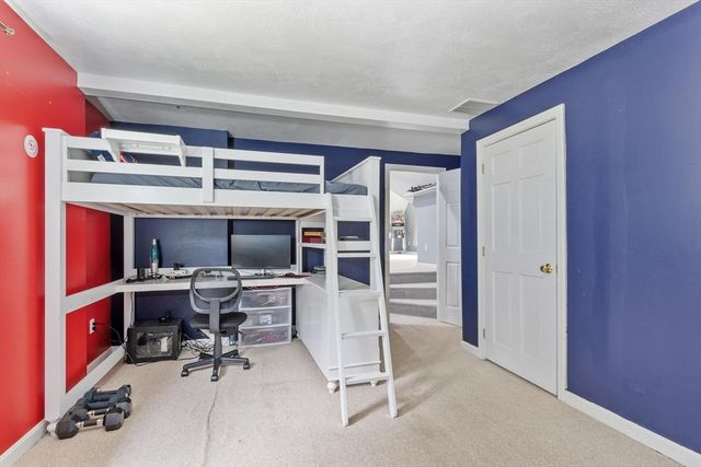 2 Nashoba Trl, Littleton, MA 01460