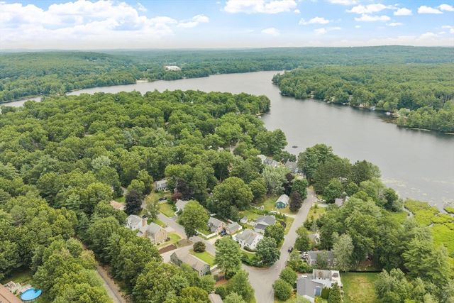 2 Nashoba Trl, Littleton, MA 01460