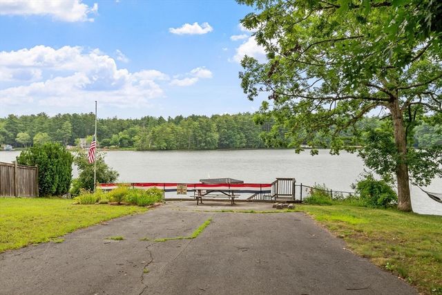 2 Nashoba Trl, Littleton, MA 01460