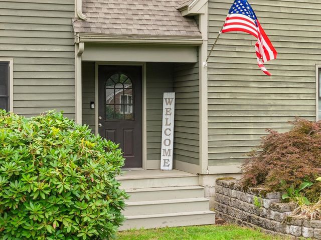2 Nashoba Trl, Littleton, MA 01460