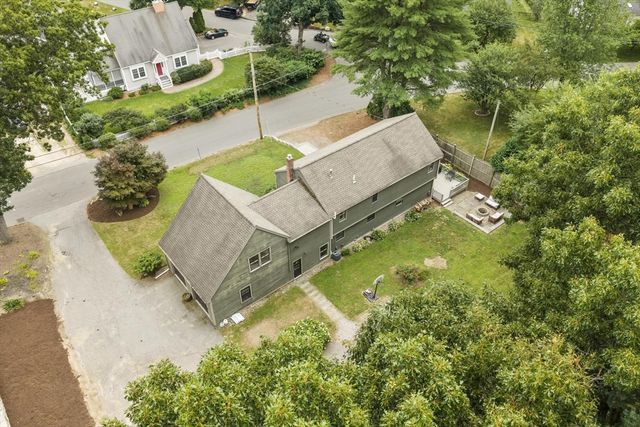 2 Nashoba Trl, Littleton, MA 01460