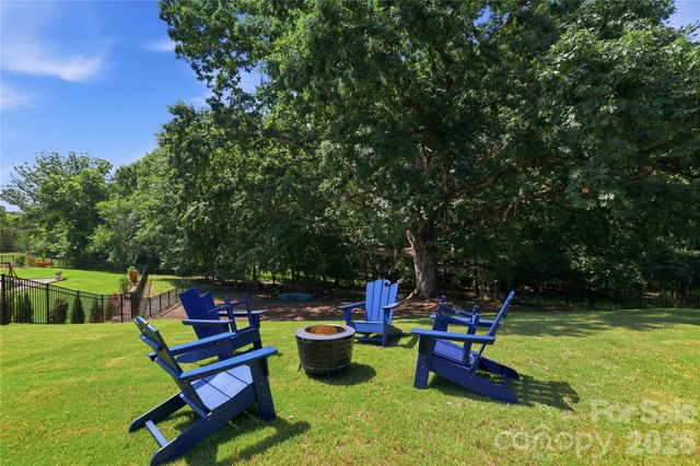 408 Fern Leaf Court, Belmont, NC 28012