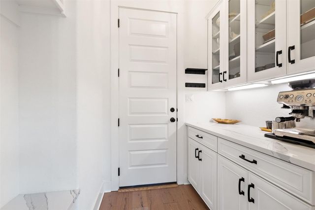 302 Lodestone LN, Austin, TX 78738