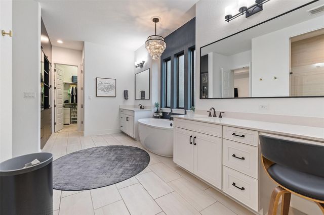 302 Lodestone LN, Austin, TX 78738