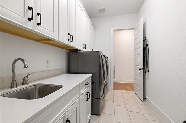 302 Lodestone LN, Austin, TX 78738