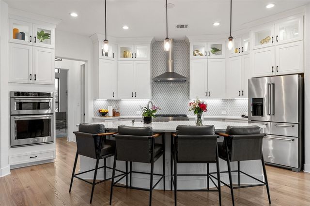 302 Lodestone LN, Austin, TX 78738