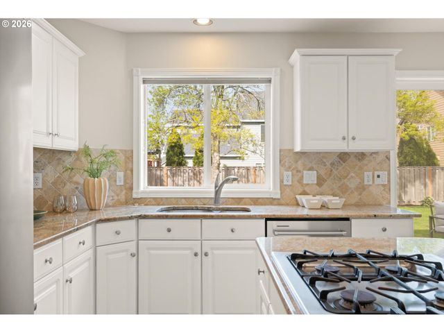5449 Nw PREAKNESS Ter, Portland, OR 97229