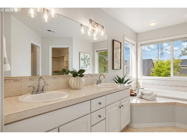 5449 Nw PREAKNESS Ter, Portland, OR 97229