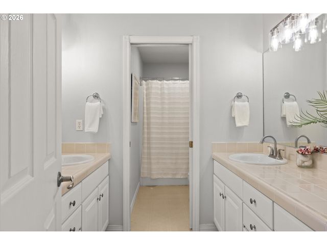 5449 Nw PREAKNESS Ter, Portland, OR 97229