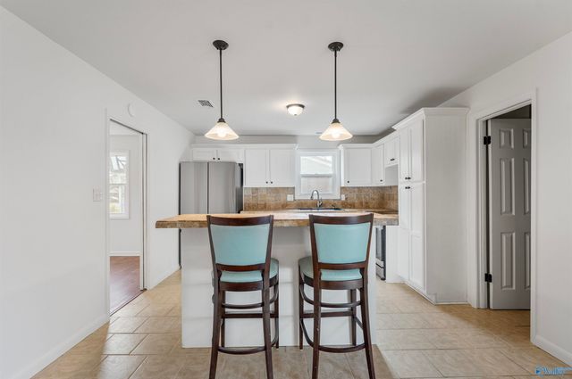 2421 Yorkshire Drive SW, Huntsville, AL 35803