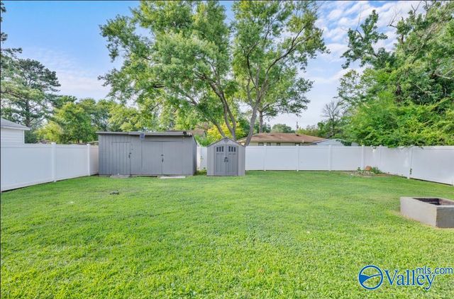 2421 Yorkshire Drive SW, Huntsville, AL 35803