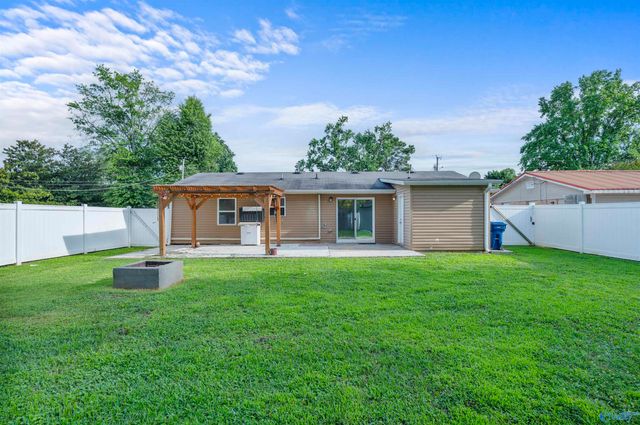 2421 Yorkshire Drive SW, Huntsville, AL 35803