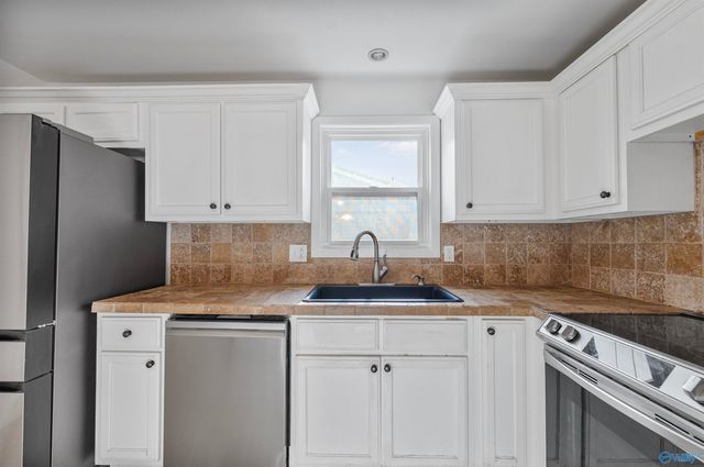 2421 Yorkshire Drive SW, Huntsville, AL 35803
