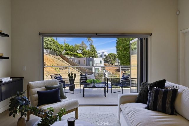 2705 W Lytelle, Los Angeles, CA 90065