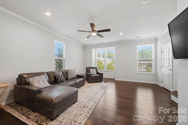 1221 Queen Lyon Court, Charlotte, NC 28205