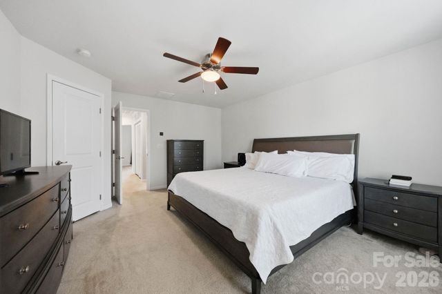 1221 Queen Lyon Court, Charlotte, NC 28205