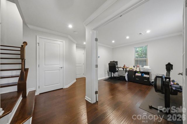 1221 Queen Lyon Court, Charlotte, NC 28205