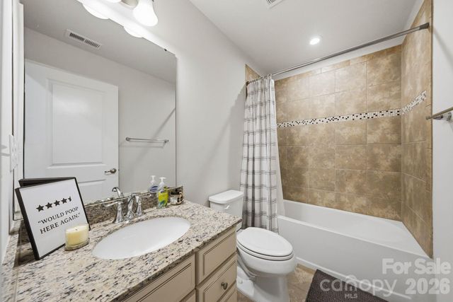 1221 Queen Lyon Court, Charlotte, NC 28205