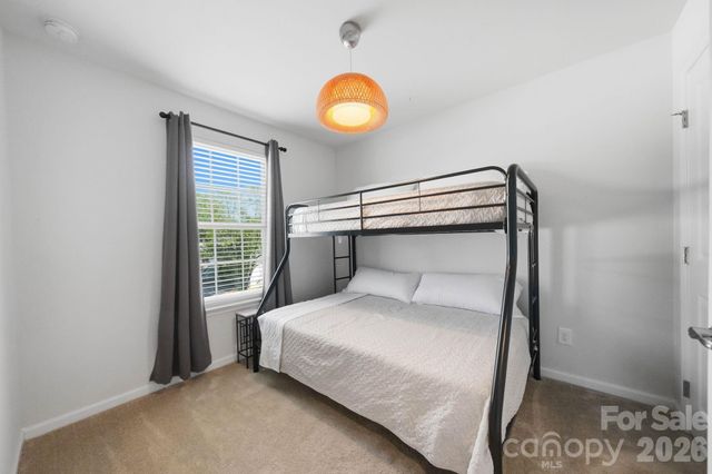 1221 Queen Lyon Court, Charlotte, NC 28205