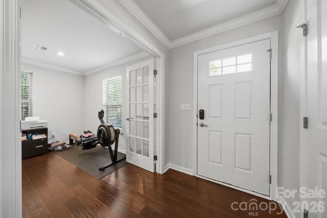 1221 Queen Lyon Court, Charlotte, NC 28205