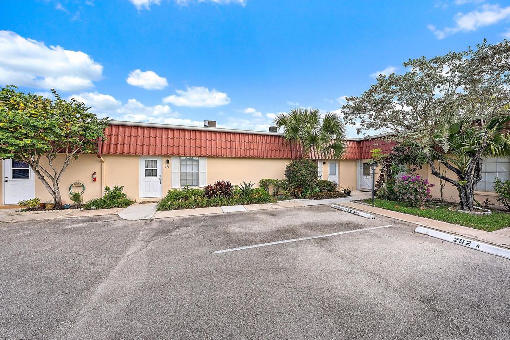 292 Cape Cod Circle B, Lake Worth, FL 33467