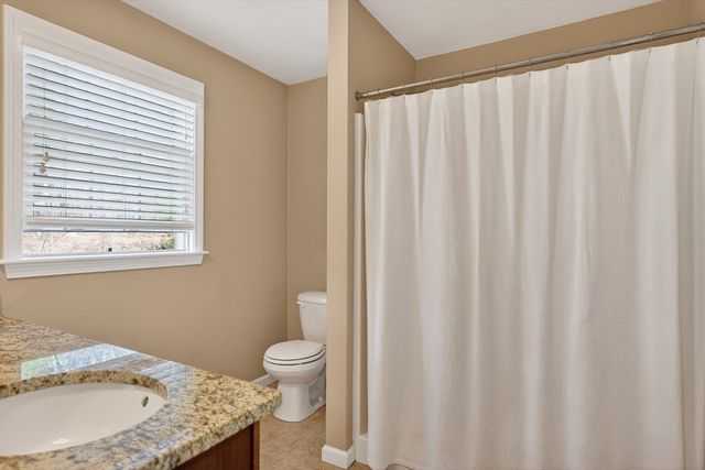 27 Autumn Ln 27, Northborough, MA 01532