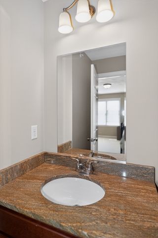 27 Autumn Ln 27, Northborough, MA 01532